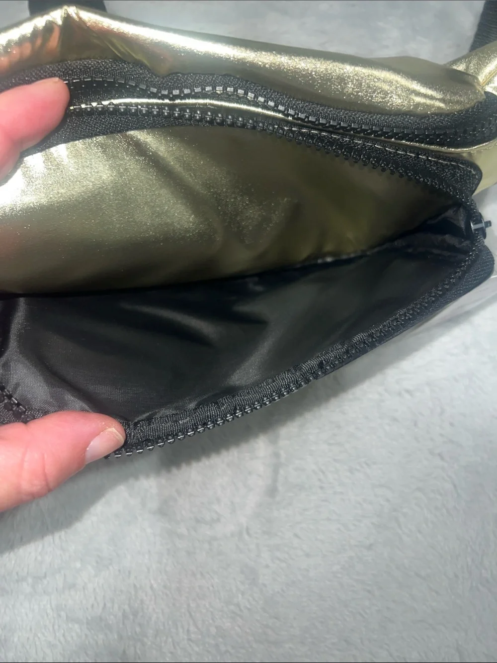 ✨ Justice Girls Gold Metallic Fanny Pack – NWT ✨